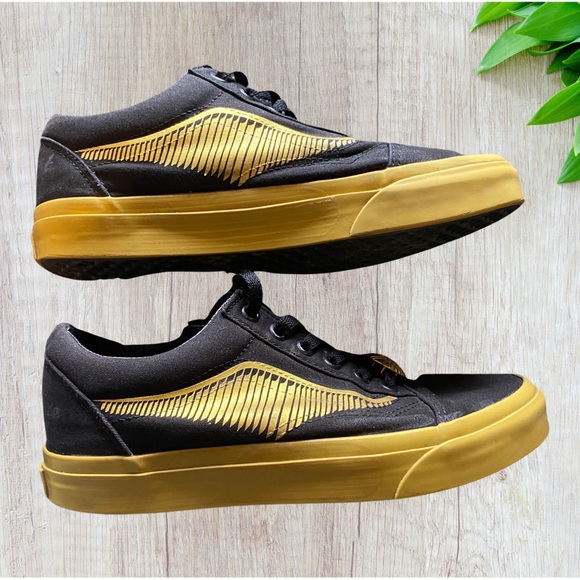 Vans x Harry Potter Golden Snitch Classic Sneakers - Picture 3 of 11